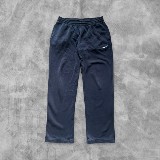 Navy Blue Nike Essential Sweatpants 2000s (L)