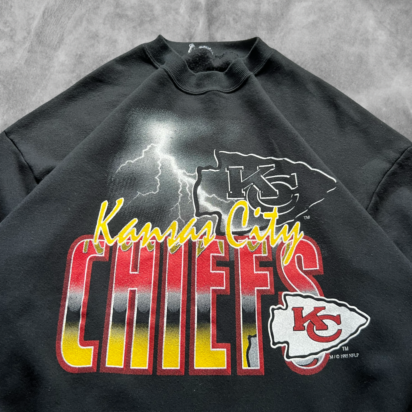 Black Kansas City Chiefs Lighting Sweatshirt 1990s (XL)