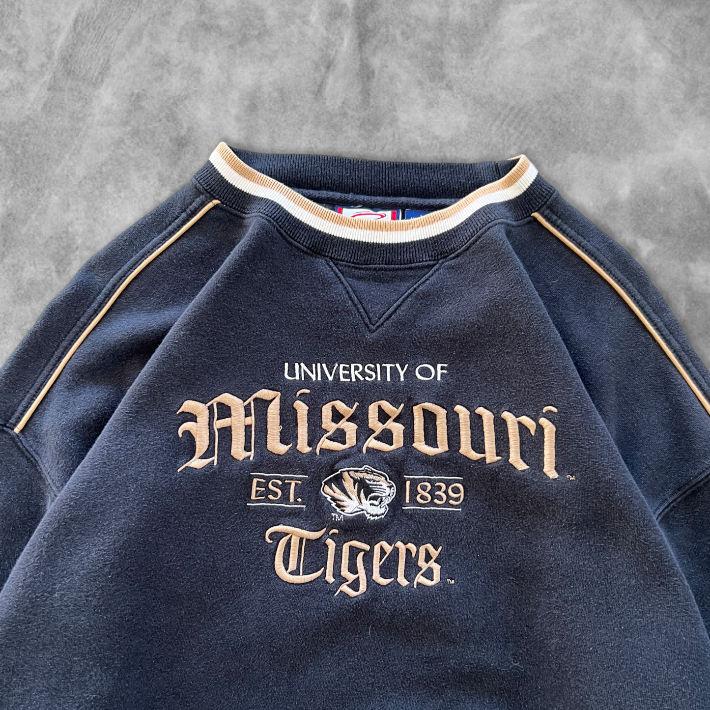 Black Missouri Tigers Sweatshirt 1990s (XL)