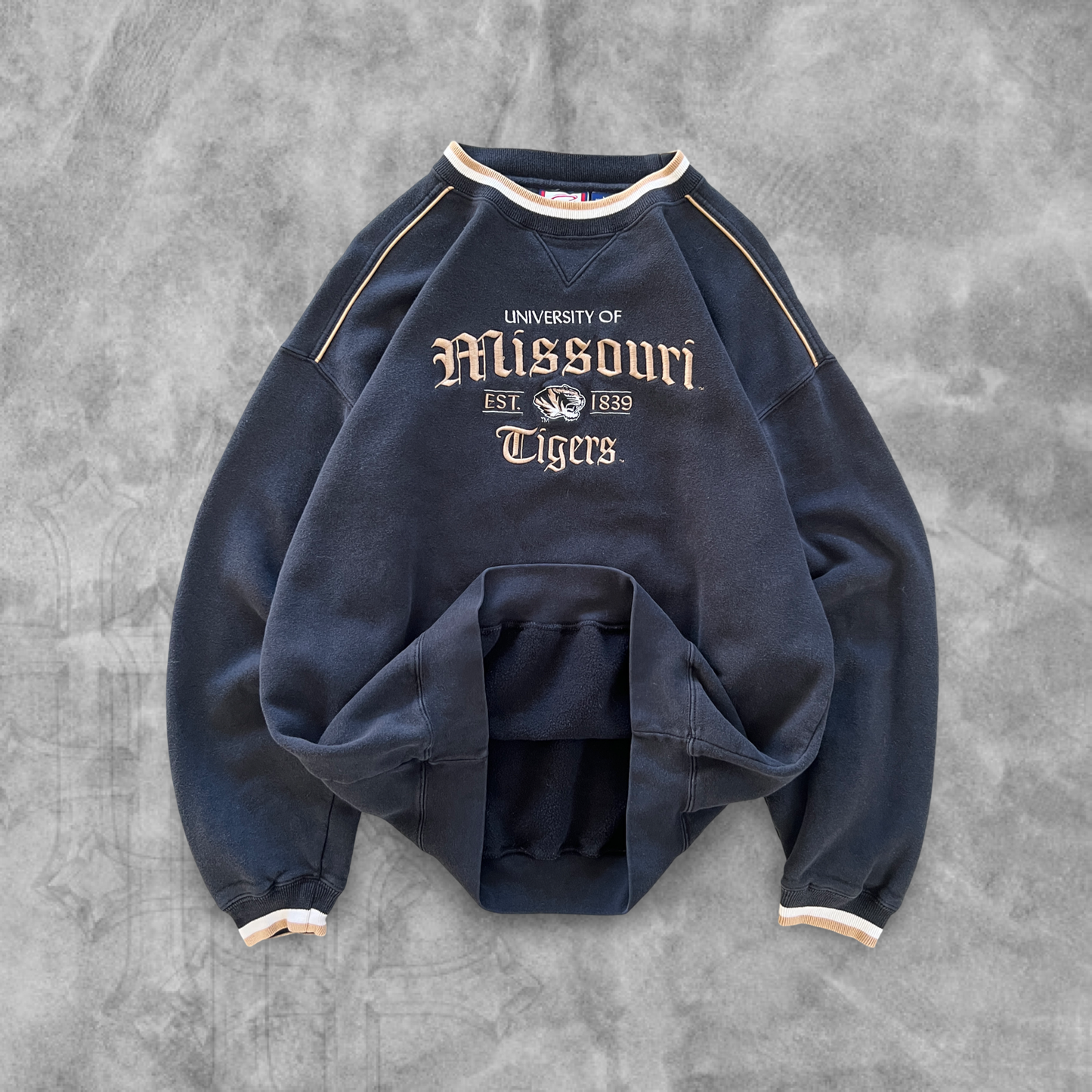 Black Missouri Tigers Sweatshirt 1990s (XL)