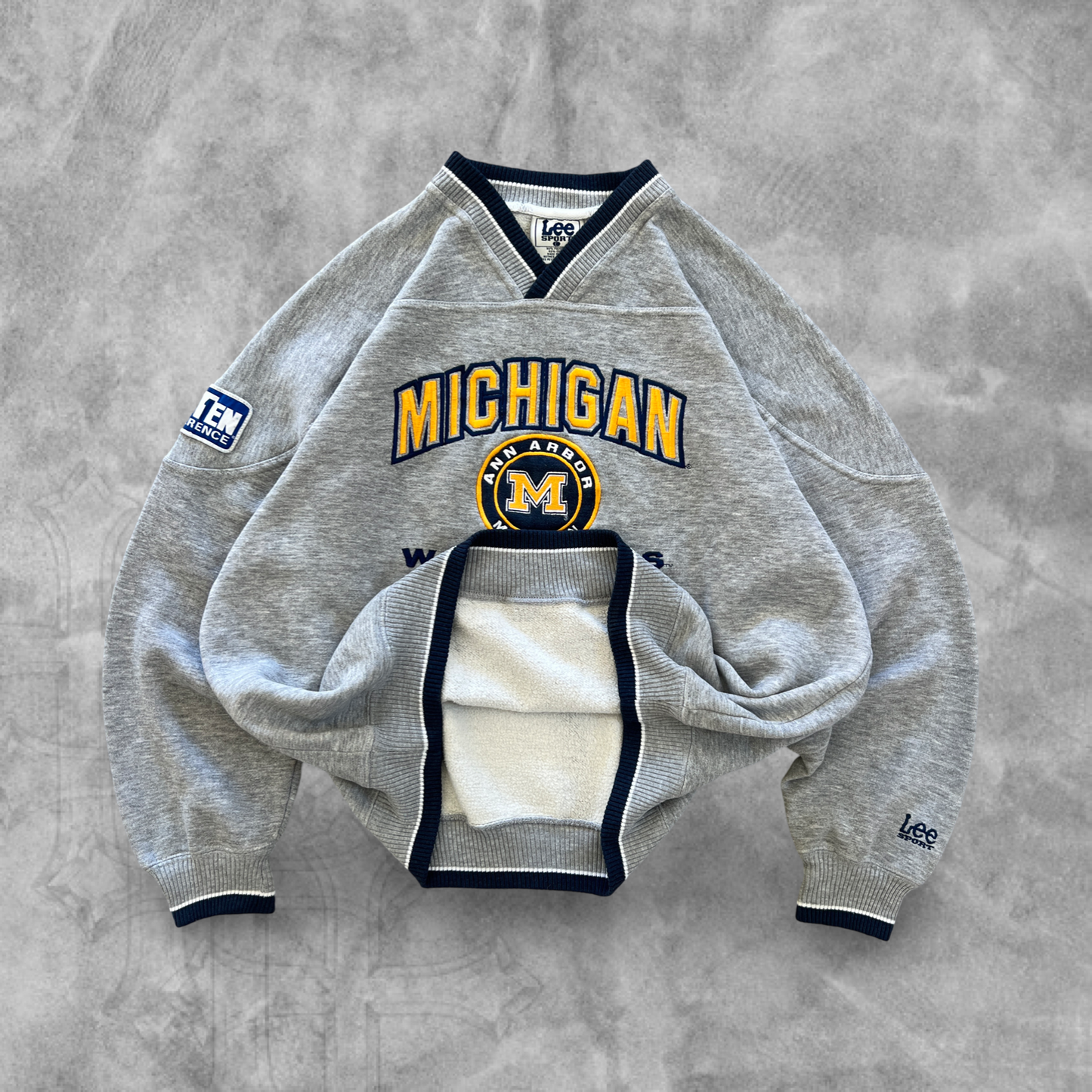 Gray Michigan Wolverines Sweatshirt 1990s (L)