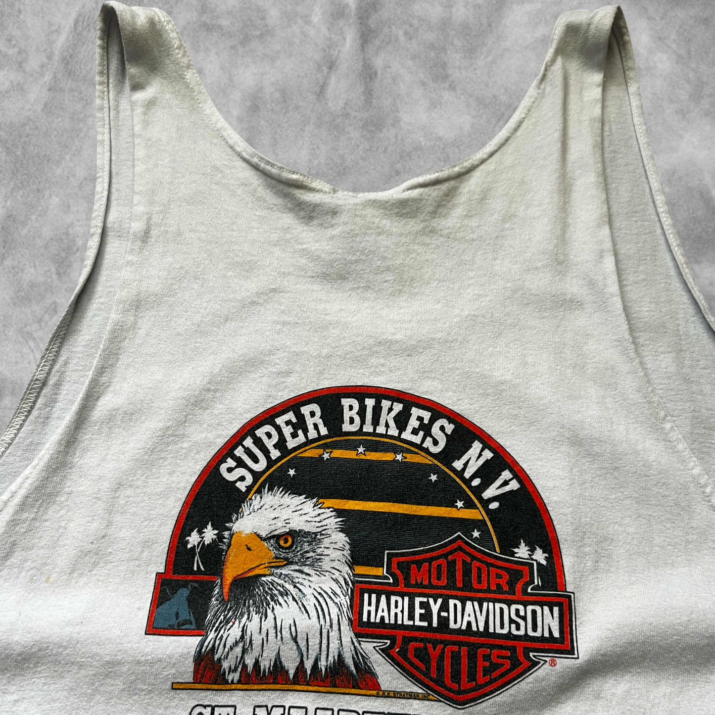 White Harley Davidson Pumping Iron Tank 1990s (XL)