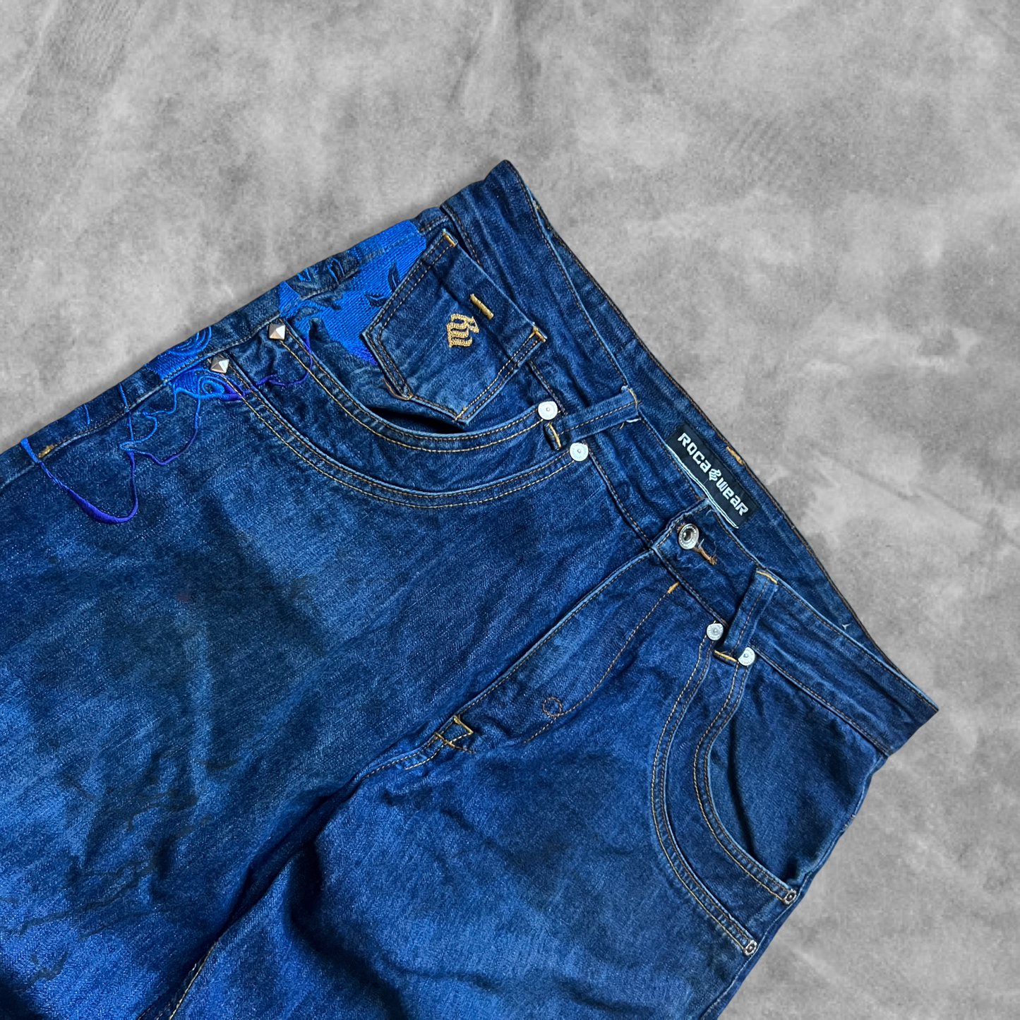 Denim Embroidered Lady’s Roca Wear Baggy Jeans 1990s (36x32)