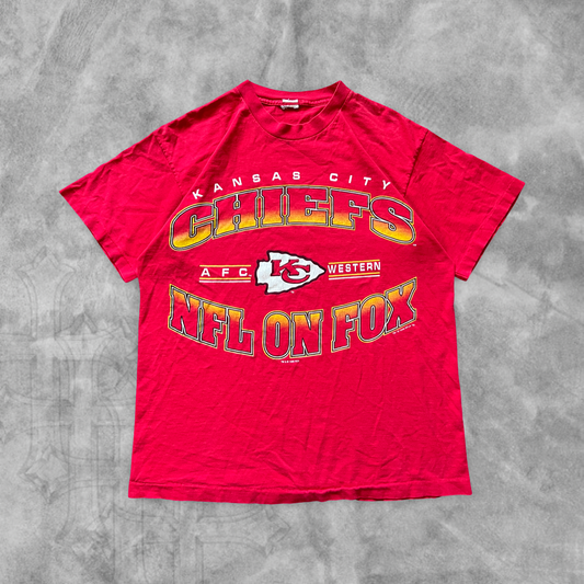 Cherry Red Chiefs NFL On Fox Shirt 1990s (L)