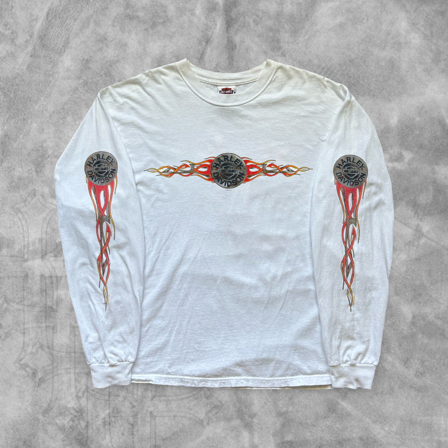 White Harley Davidson Flame Sleeve Shirt 2000s (XL)