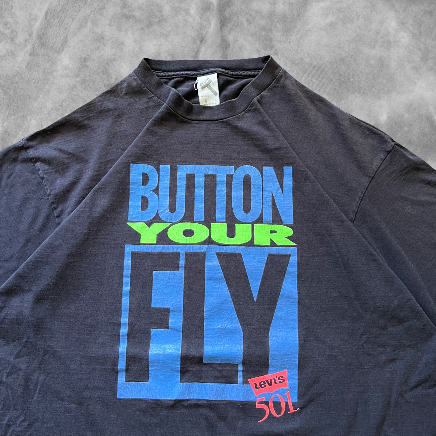 Black Levi’s Button Your Fly Shirt 1990s (XL)