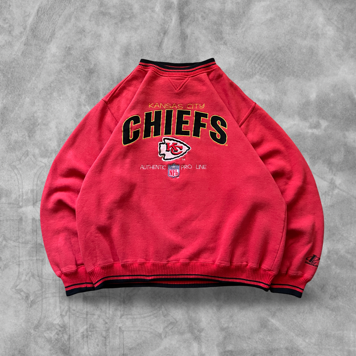 Red Kansas City Chiefs Logo Athletic Sweatshirt 1990s (L)