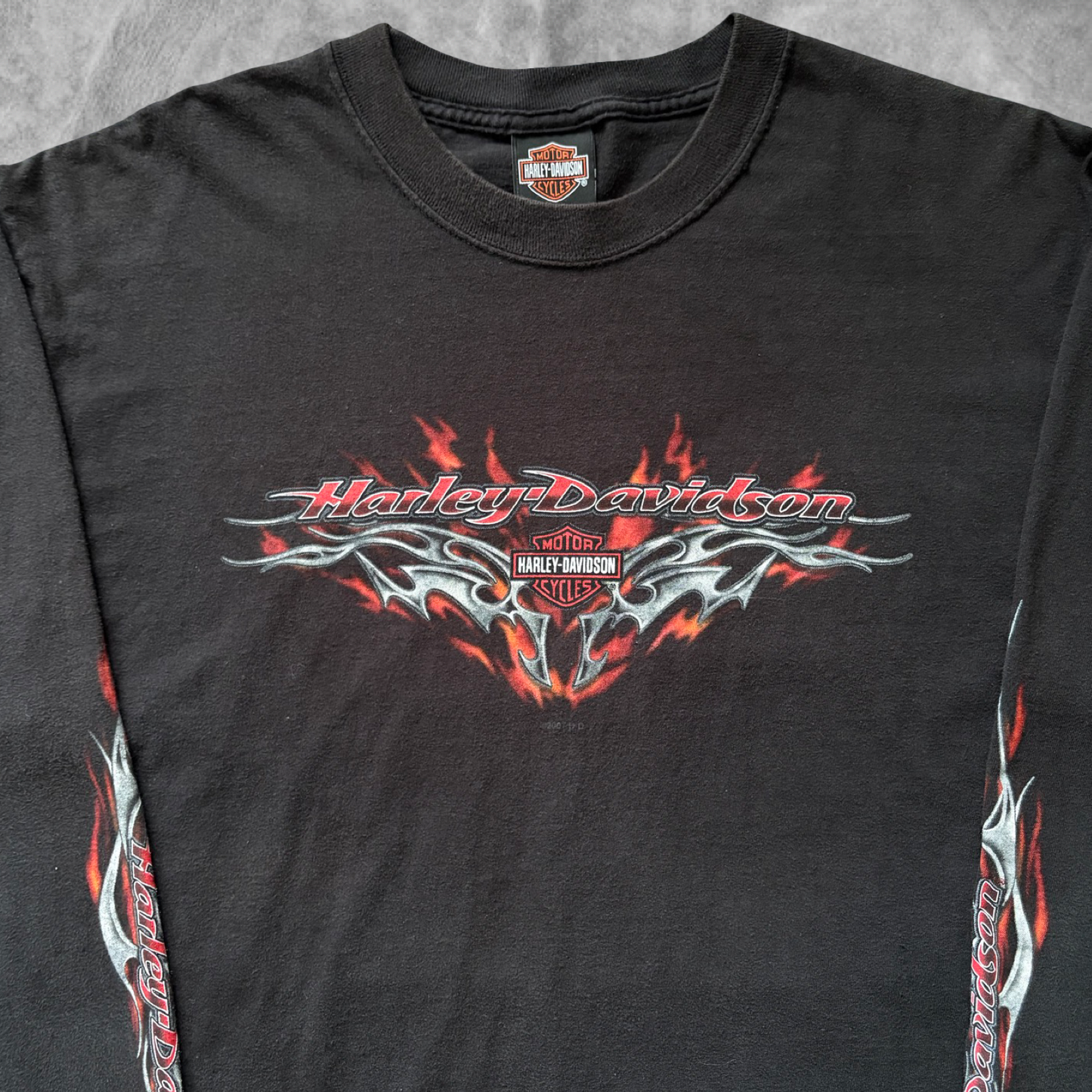 Black Harley Davison Metal Flame Long Sleeve Shirt 2000s (L)